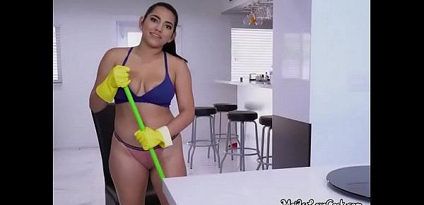  Sexy Maid Julz Gotti Cleans The House Half Naked